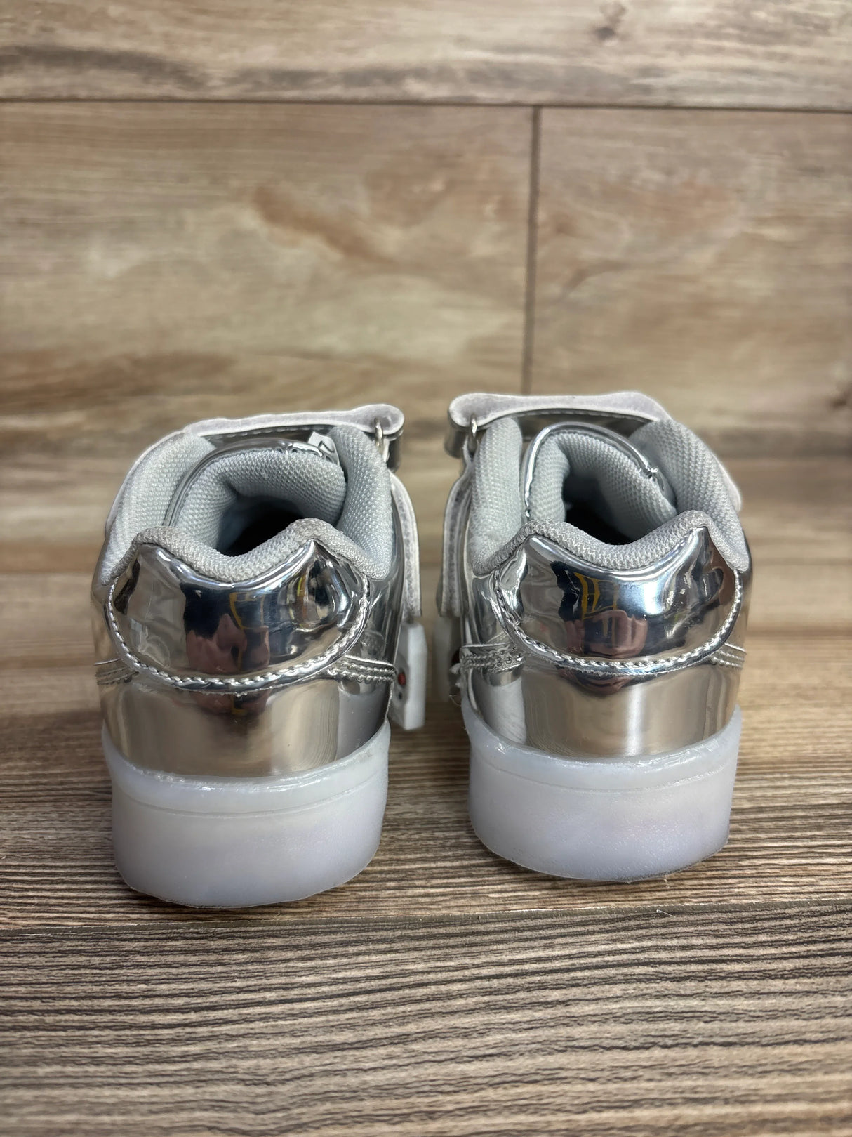 Rechargeable Light-Up Sneakers Silver sz 10c