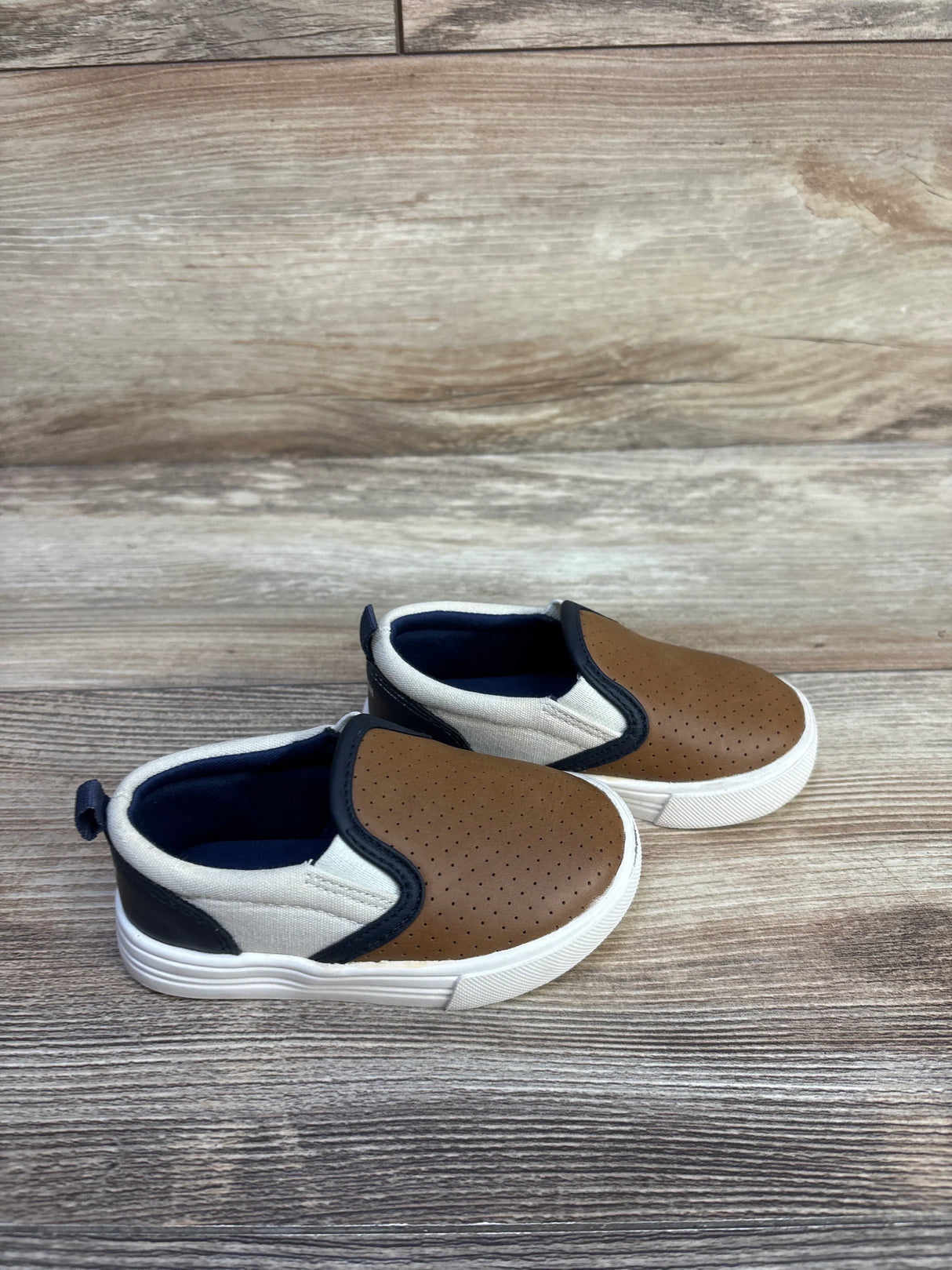 Oshkosh Austin Slip On Shoe Brown sz 5c
