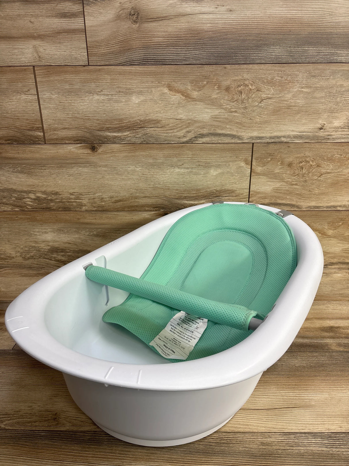 Frida Baby 4-in-1 Grow-With-Me Bath Tub