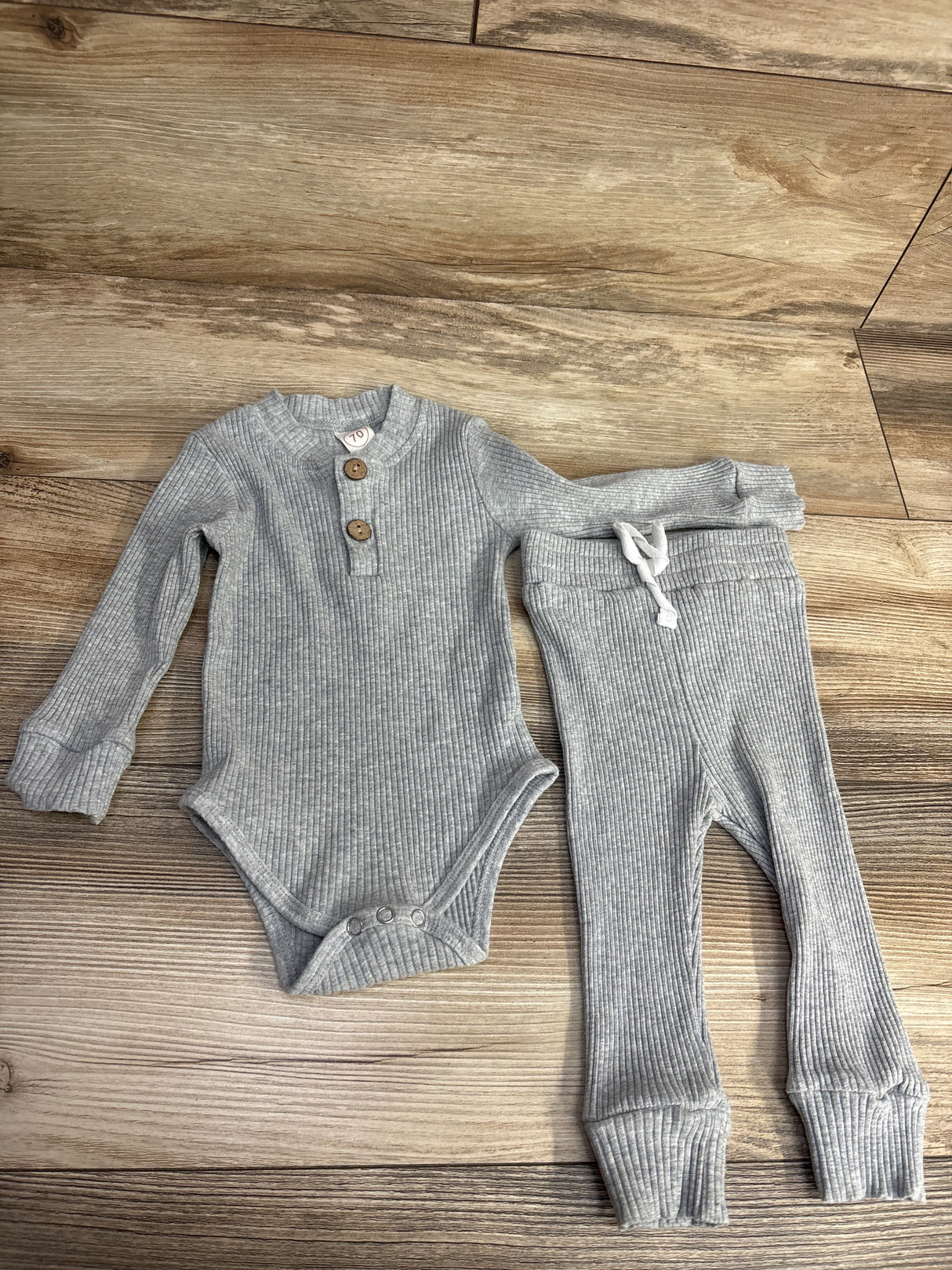 2pc Ribbed Bodysuit & Pants Set Grey sz 6-9m