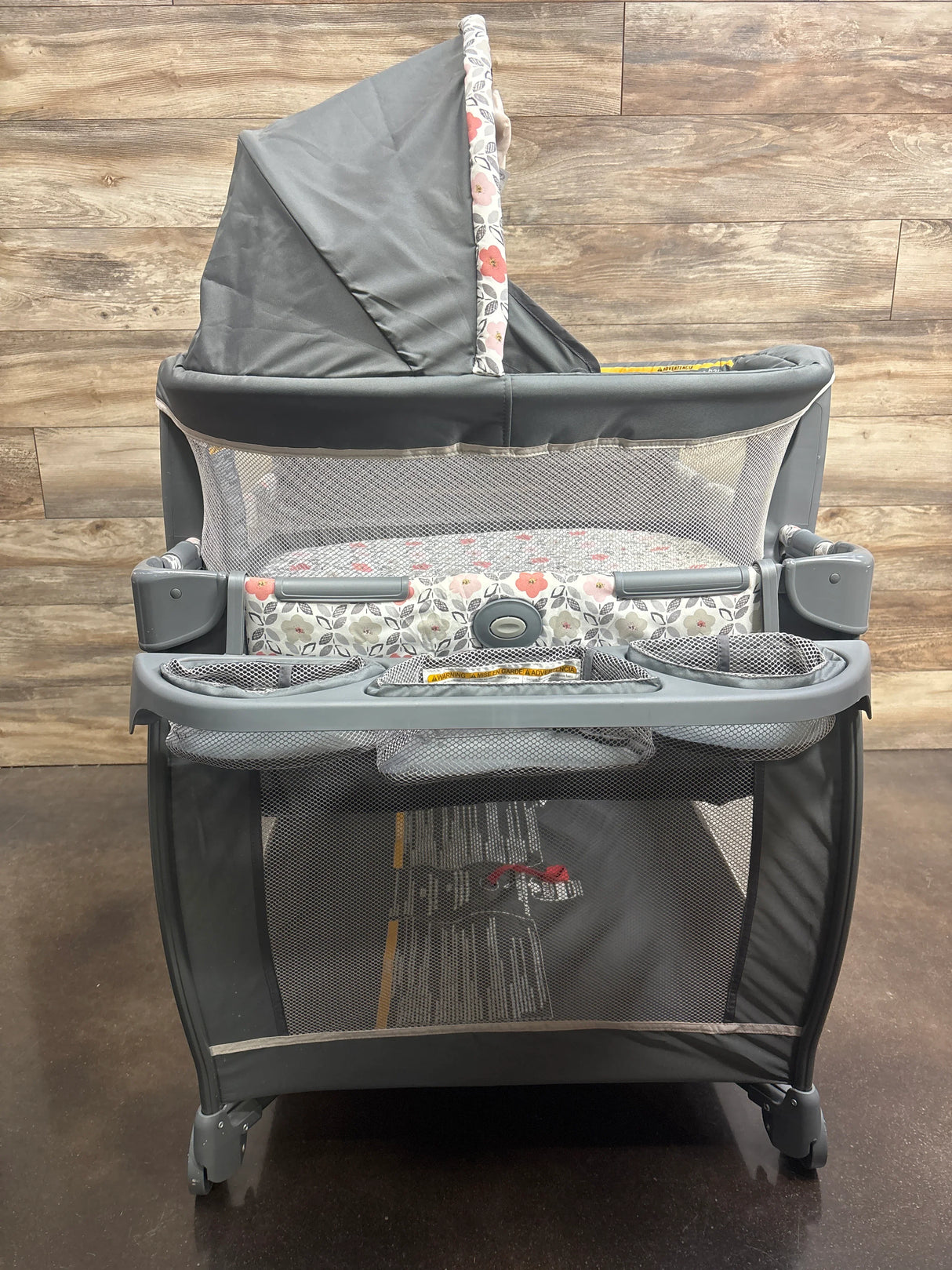 Graco Pack 'n Play Travel Dome LX in Annie Floral