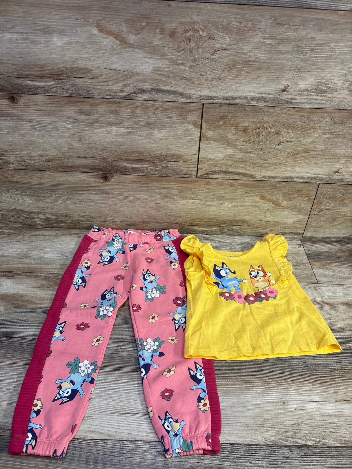 Bluey 2pc Shirt & Joggers Set Yellow sz 4T