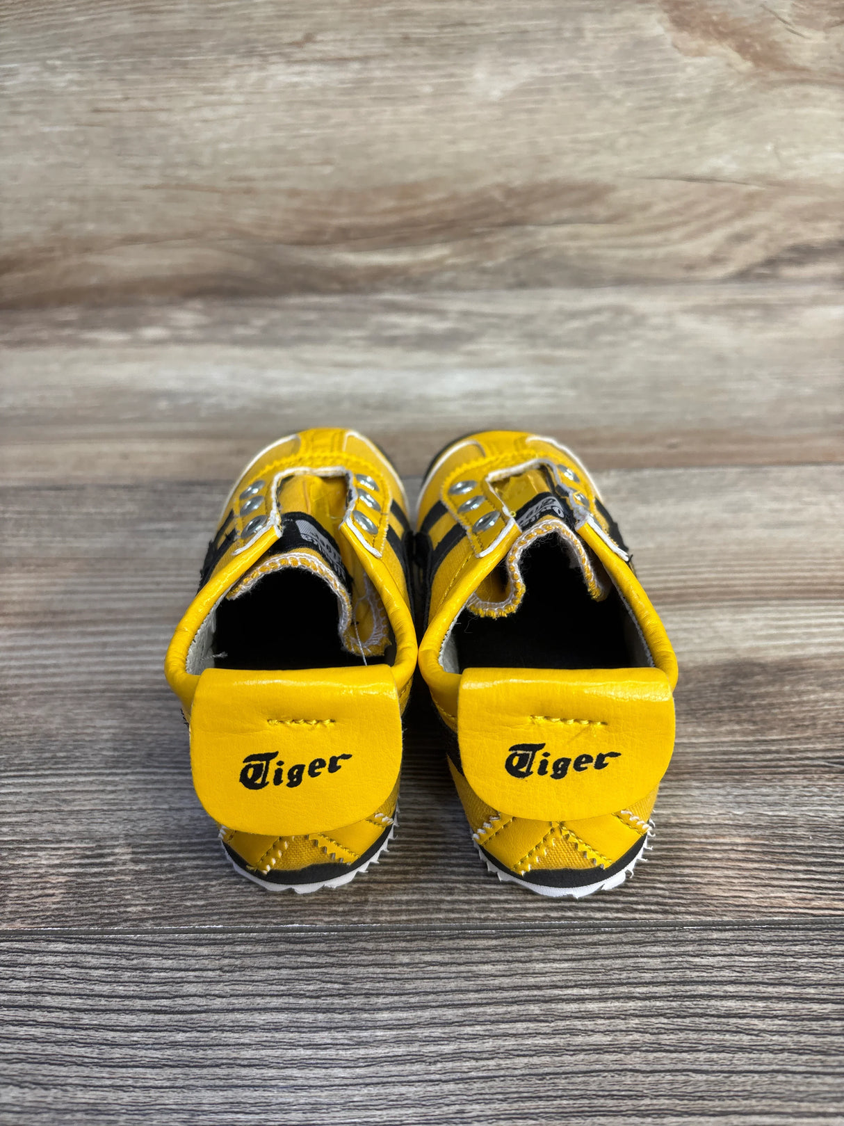 Onitsuka Tiger Mexico 66 Slip-On Sneakers Yellow 6.5c