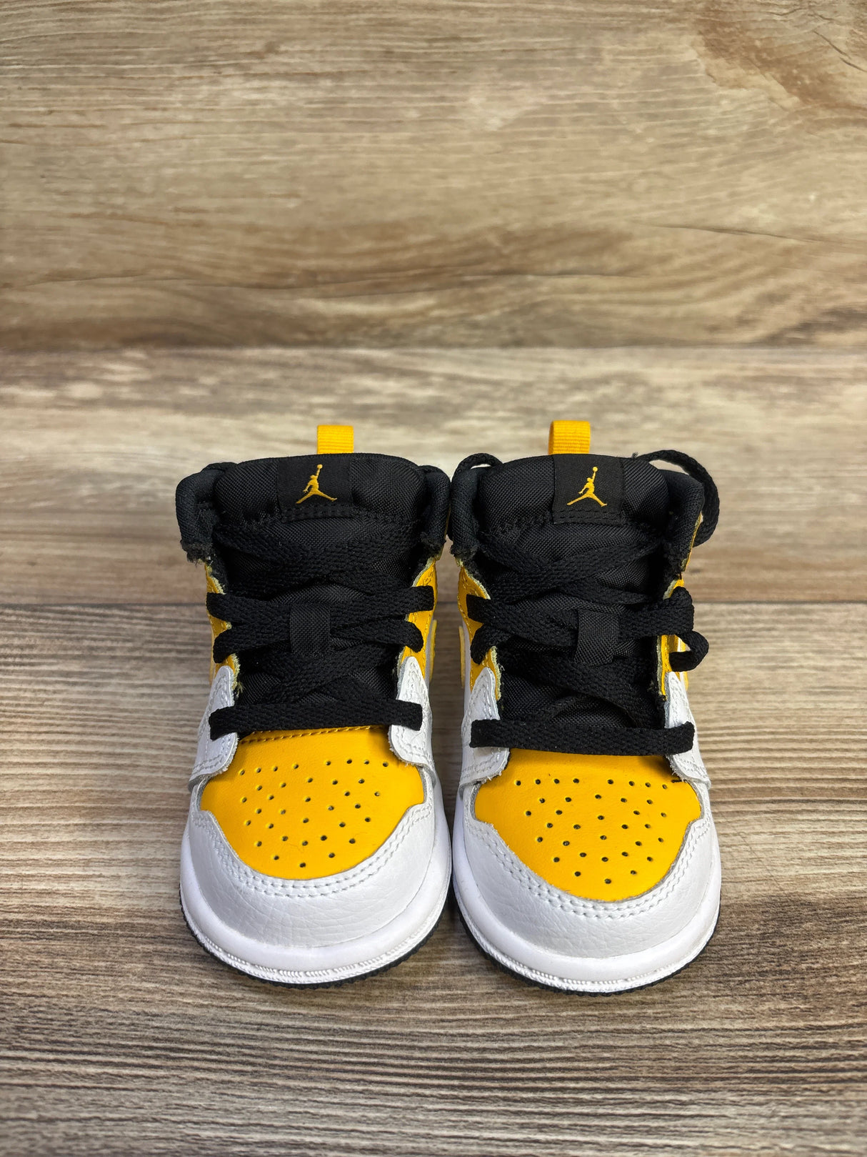 Jordan 1 Mid 'University Gold' Sneakers sz 4c