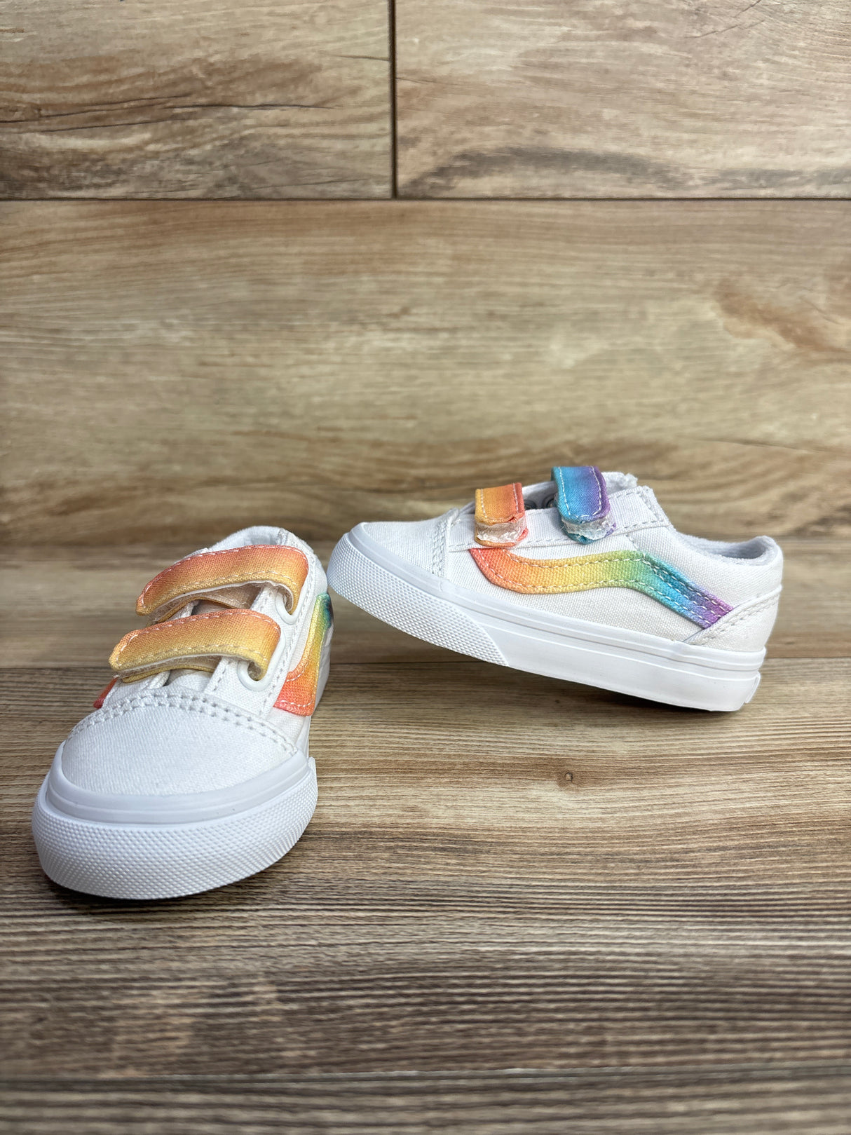 NEW Vans Old Skool V 'Rainbow True White' Sneakers sz 5c