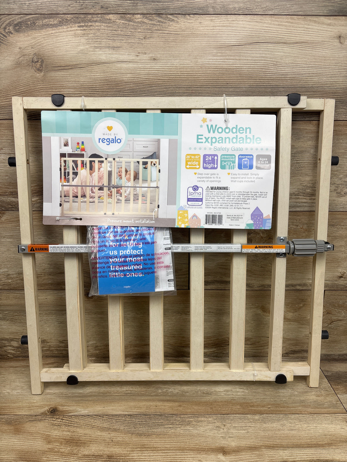 Regalo Wooden Expandable Baby Gate 26-42''