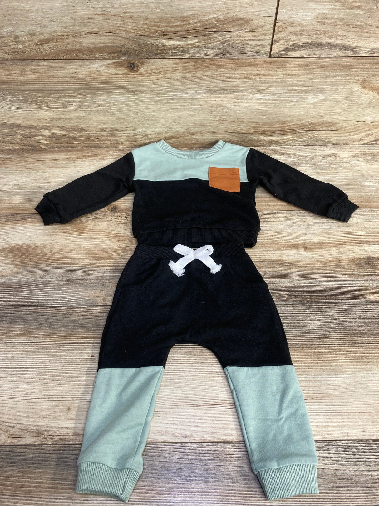 2pc Color Block Sweatshirt & Joggers Set Black sz 3-6m