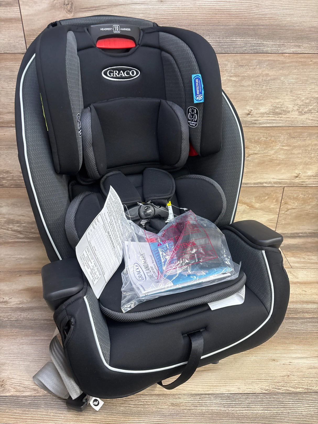 NEW Graco Milestone 3-in-1 Convertible Car Seat in Gotham