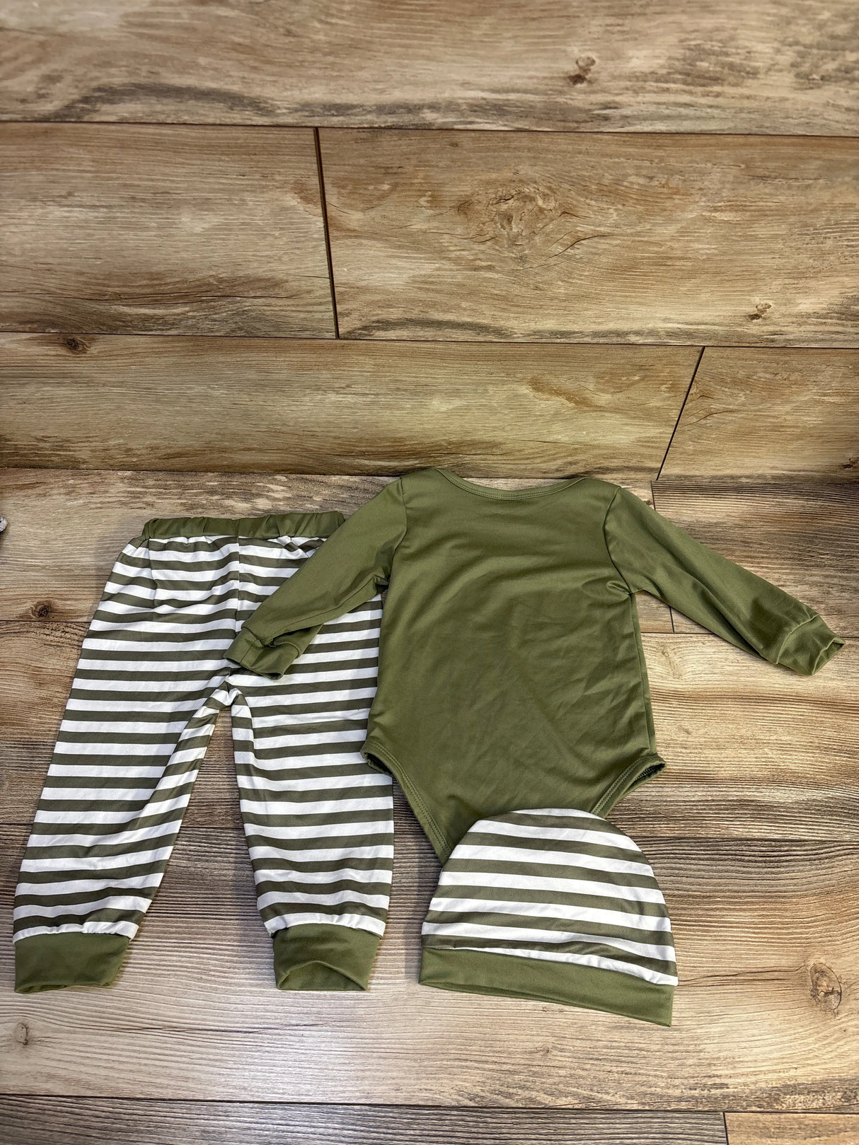 3pc Mama's Boy Bodysuit, Pants, & Hat Set Sage sz 9-12m