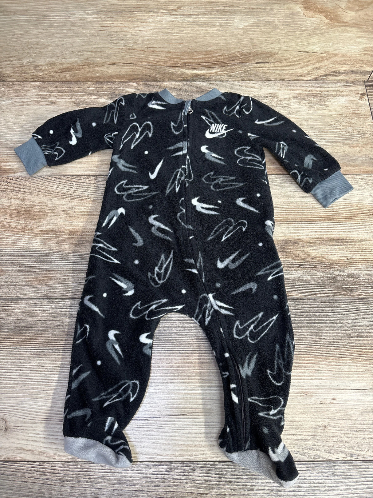 Nike Logo Blanket Sleeper Black sz 6m