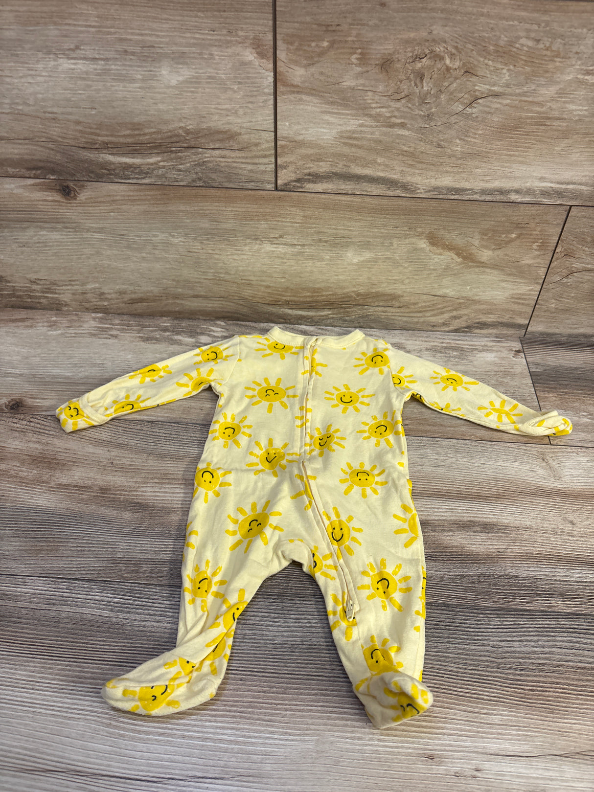 Old Navy Sun Print Sleeper Yellow sz 0-3m
