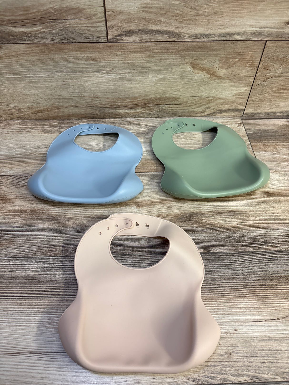 Generic 3pk Crumb Catcher Silicone Bibs