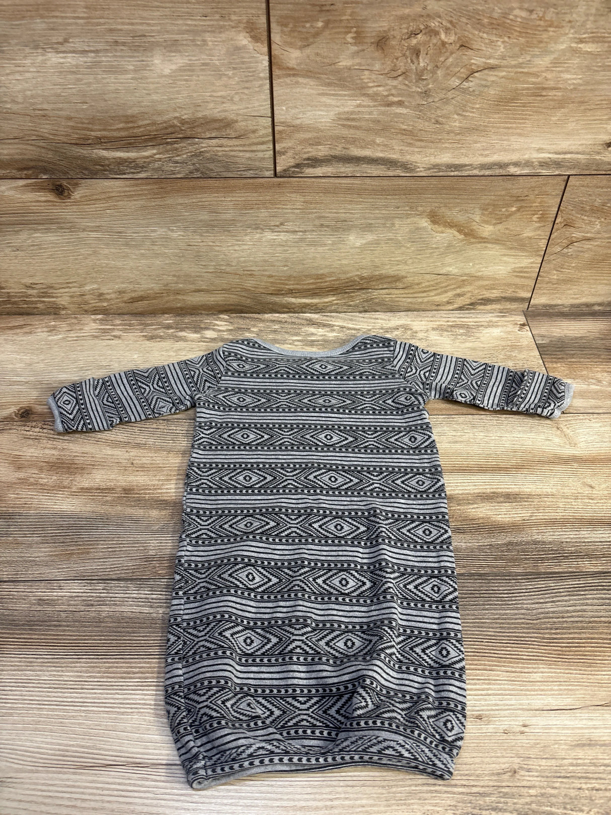 Yoga Sprout Patterned Sleep Gown Grey sz 0-6m