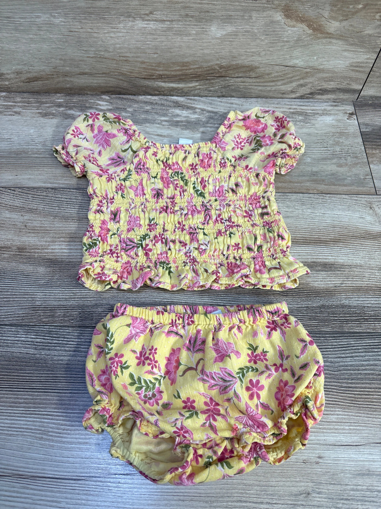 Old Navy 2pc Floral Smocked Top & Bloomers Set Yellow sz 12-18m