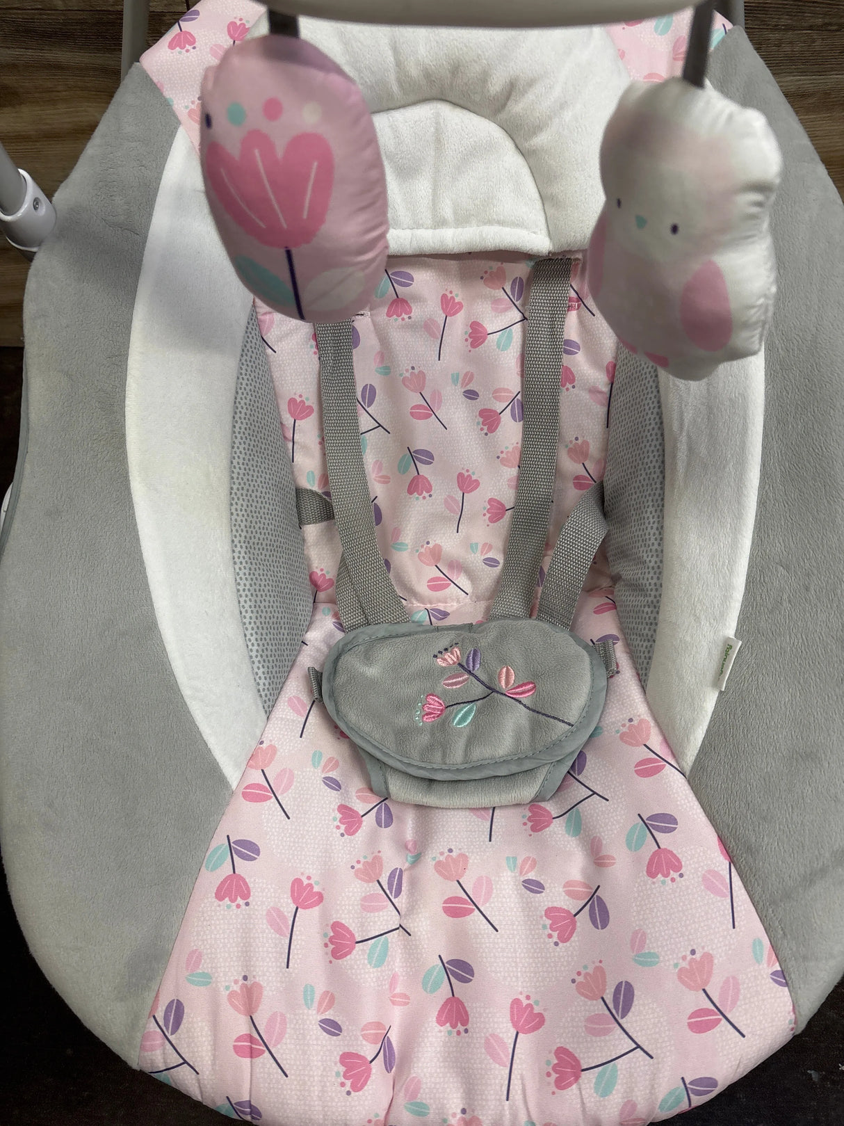 Ingenuity SimpleComfort Compact Swing in Pink Cassidy