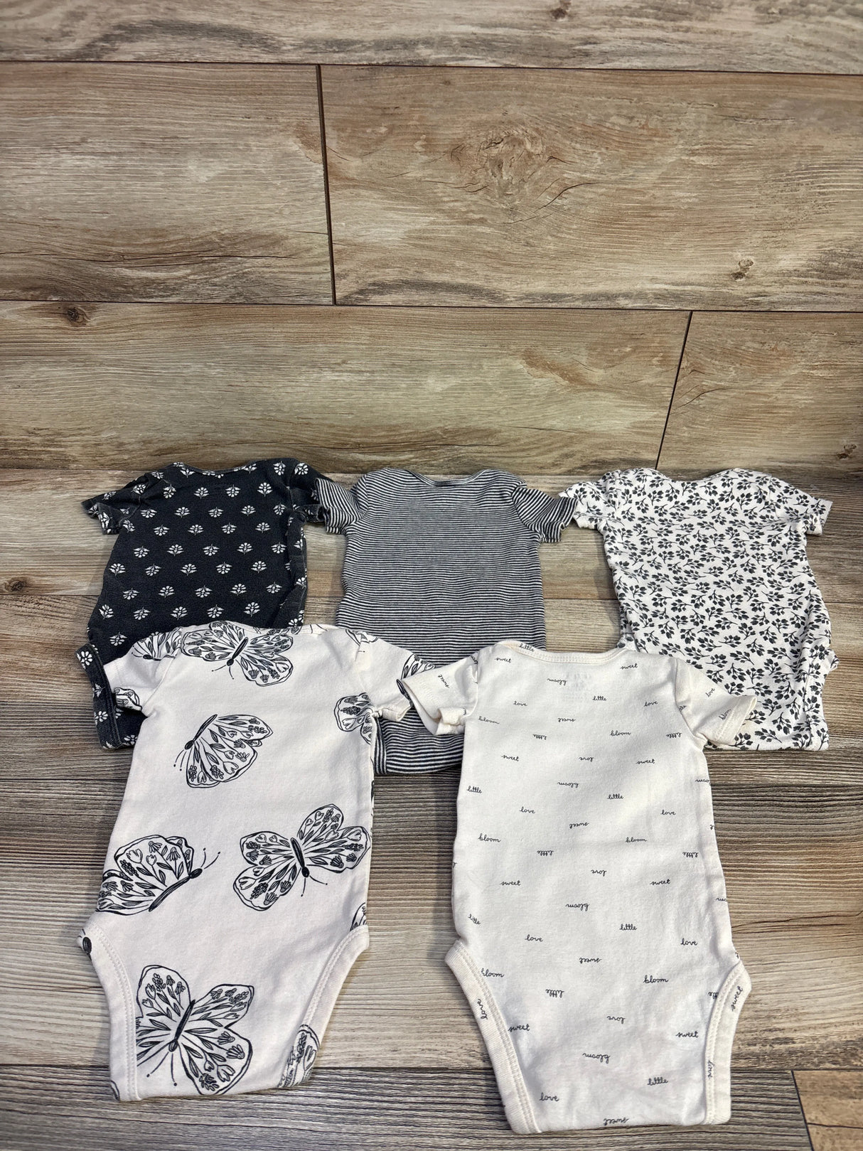 Carter's 5pk Bodysuits Ivory sz 3m