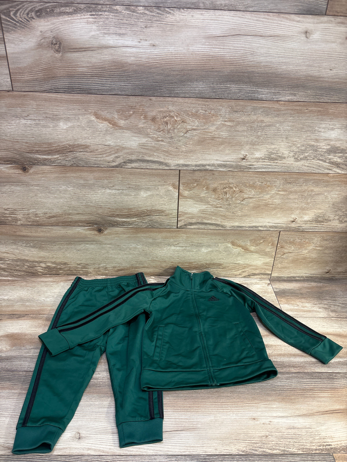 Adidas 2pc Tracksuit Green sz 3T