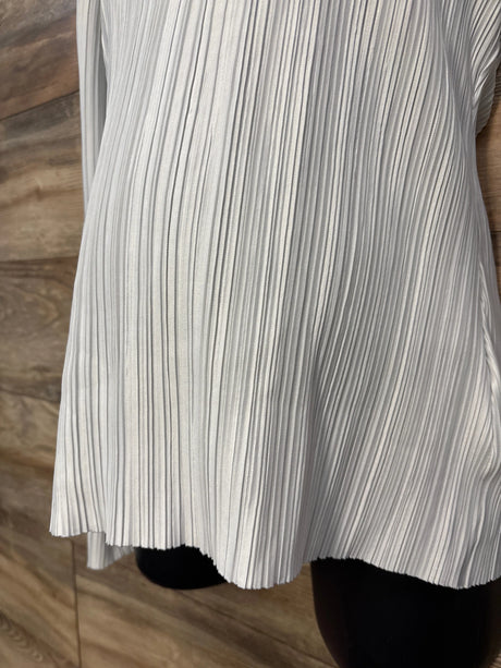 Pretty Little Thing White Plisse Fitted Top sz Medium - Me n Mommy To Be