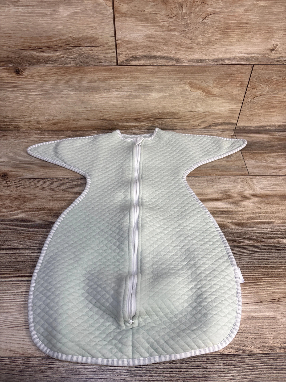 Zigjoy Quilted Transitional Swaddle Mint Green sz 3-6m (M)