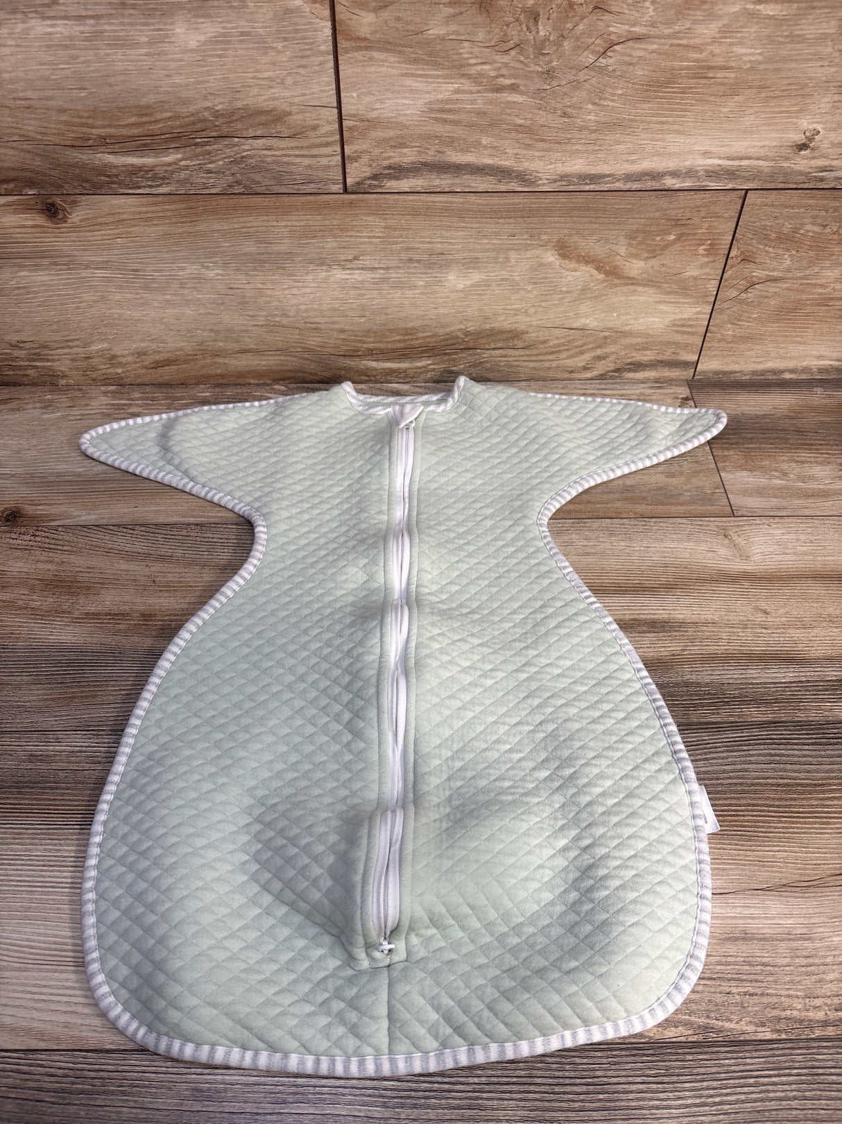 Zigjoy Quilted Transitional Swaddle Mint Green sz 3-6m (M)