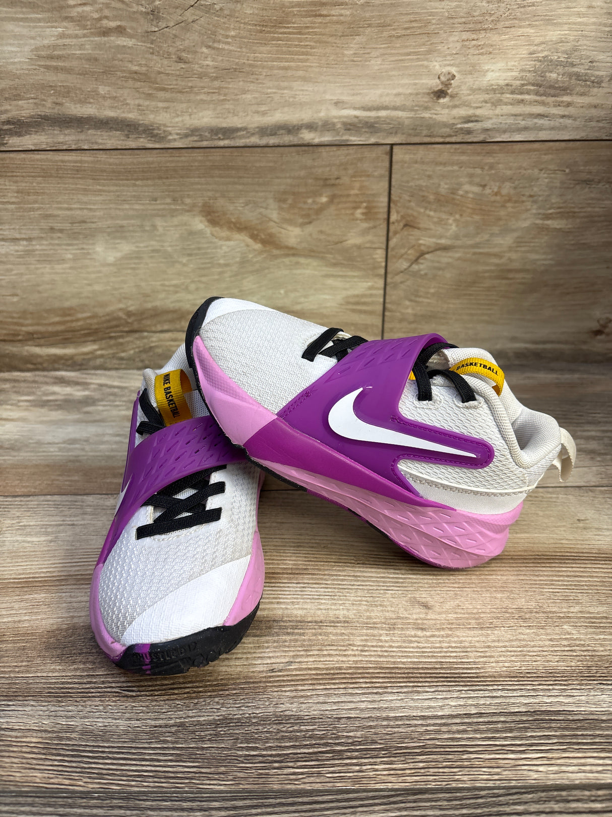 Nike Team Hustle D 12 Sneakers White/Purple sz 11c