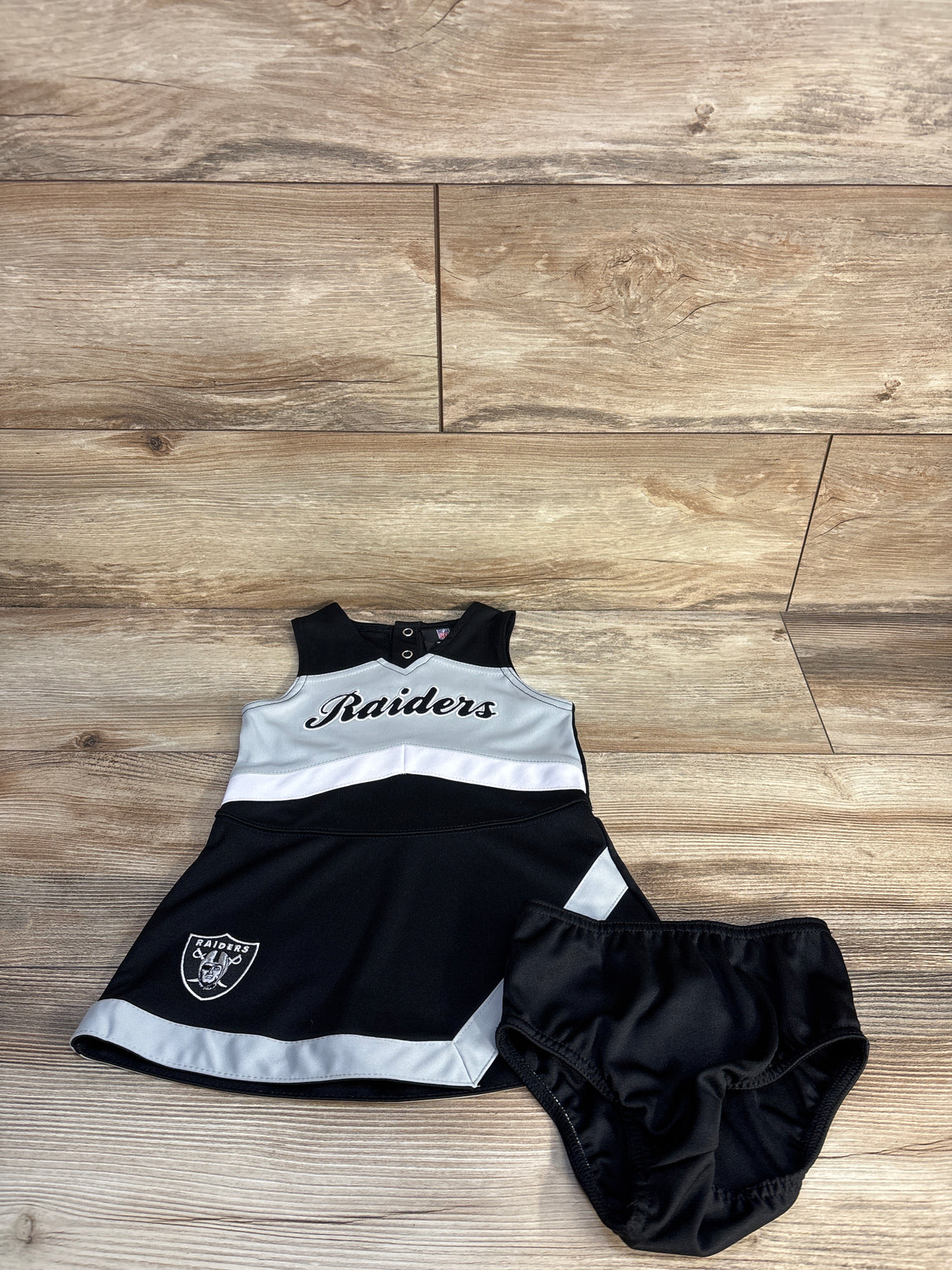 NFL Team Apparel 2pc Las Vegas Raiders Cheer Captain Dress with Bloomers Black sz 2T
