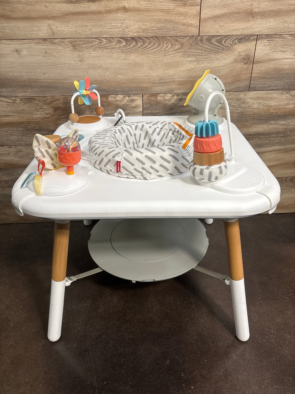 Skip Hop Discoverosity 3-Stage Activity Center & Play Table