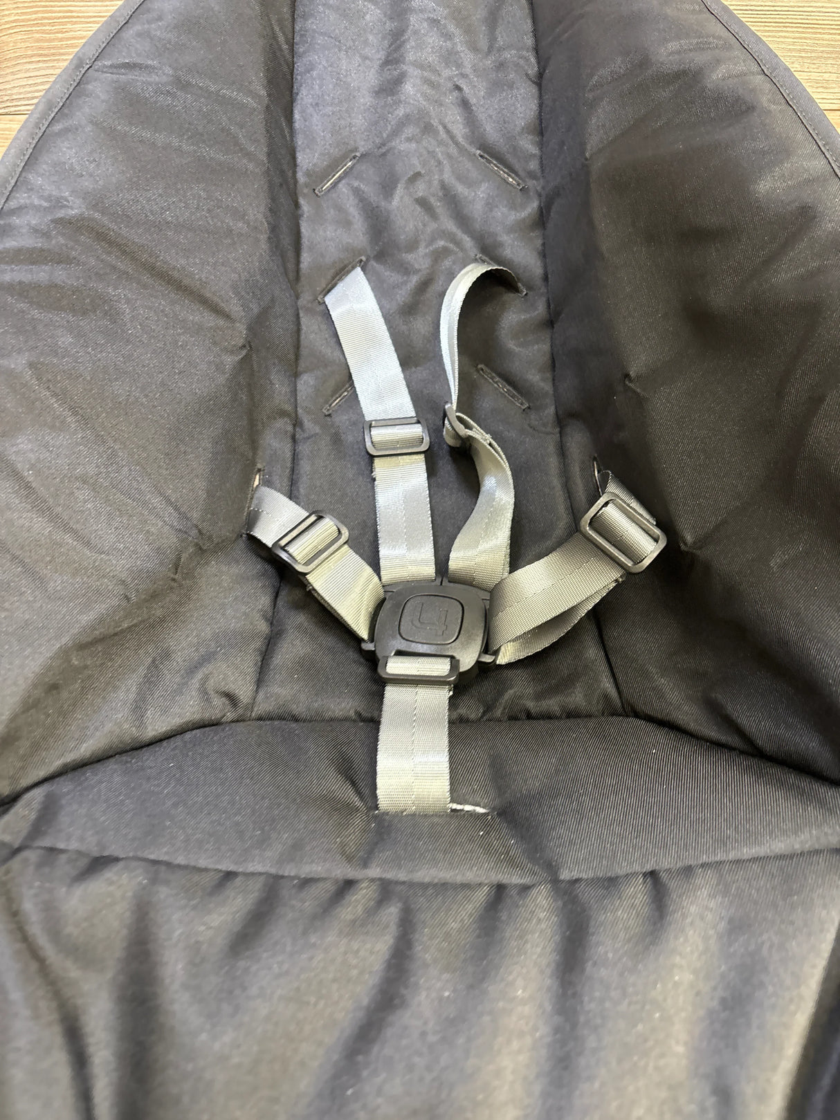 4moms mamaRoo Multi-Motion Baby Swing Smart Connectivity in Black