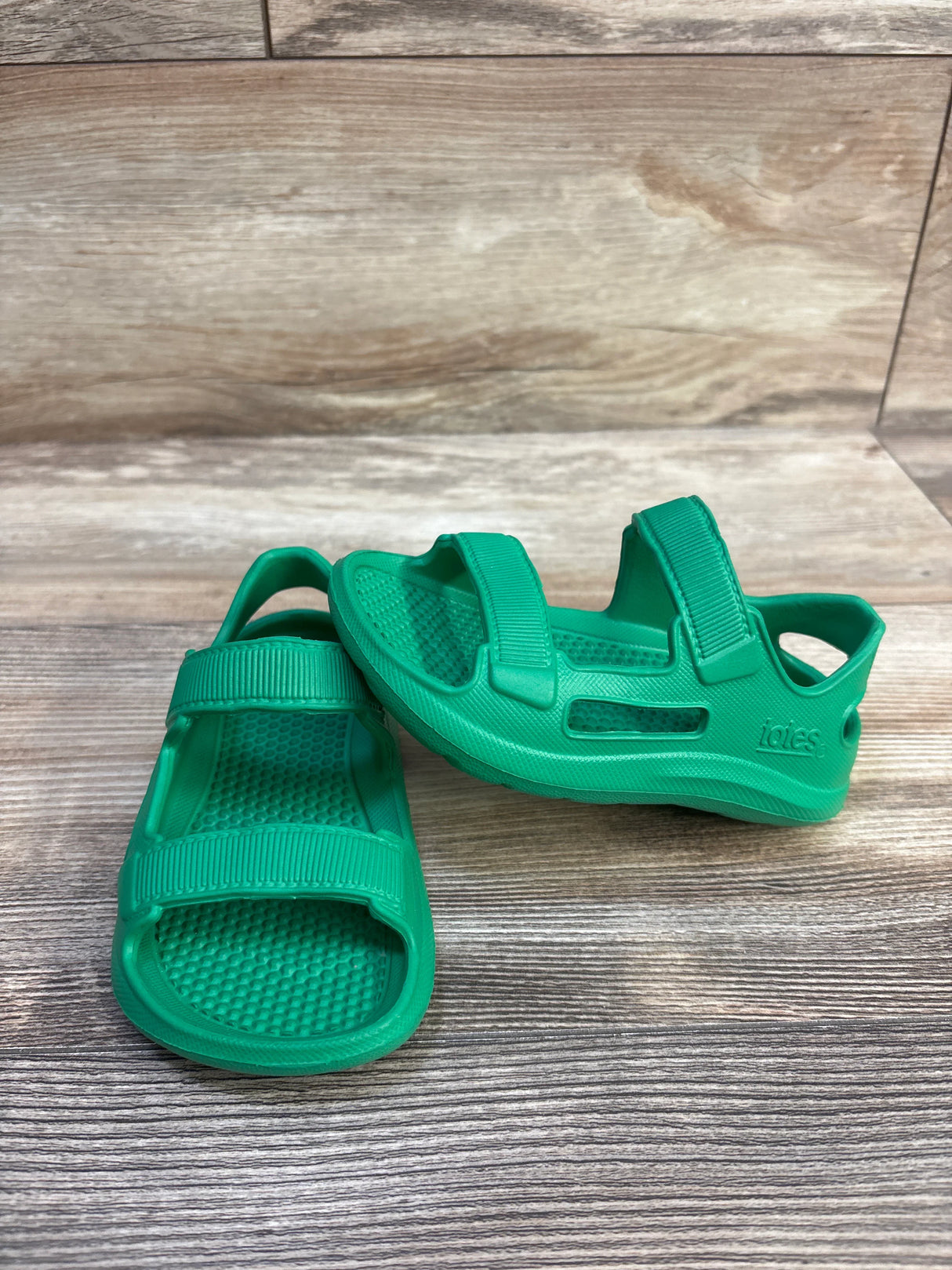 Totes Sports Sandals Green sz 7-8c