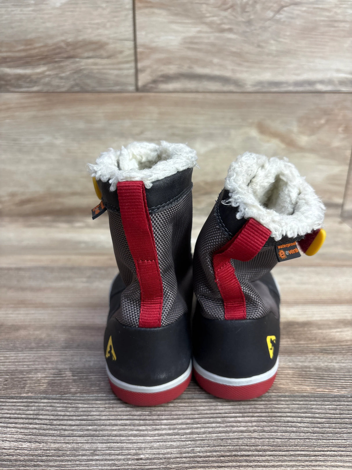 Plae Noel Waterproof Alpine Boots in Raven/Red sz 9.5c