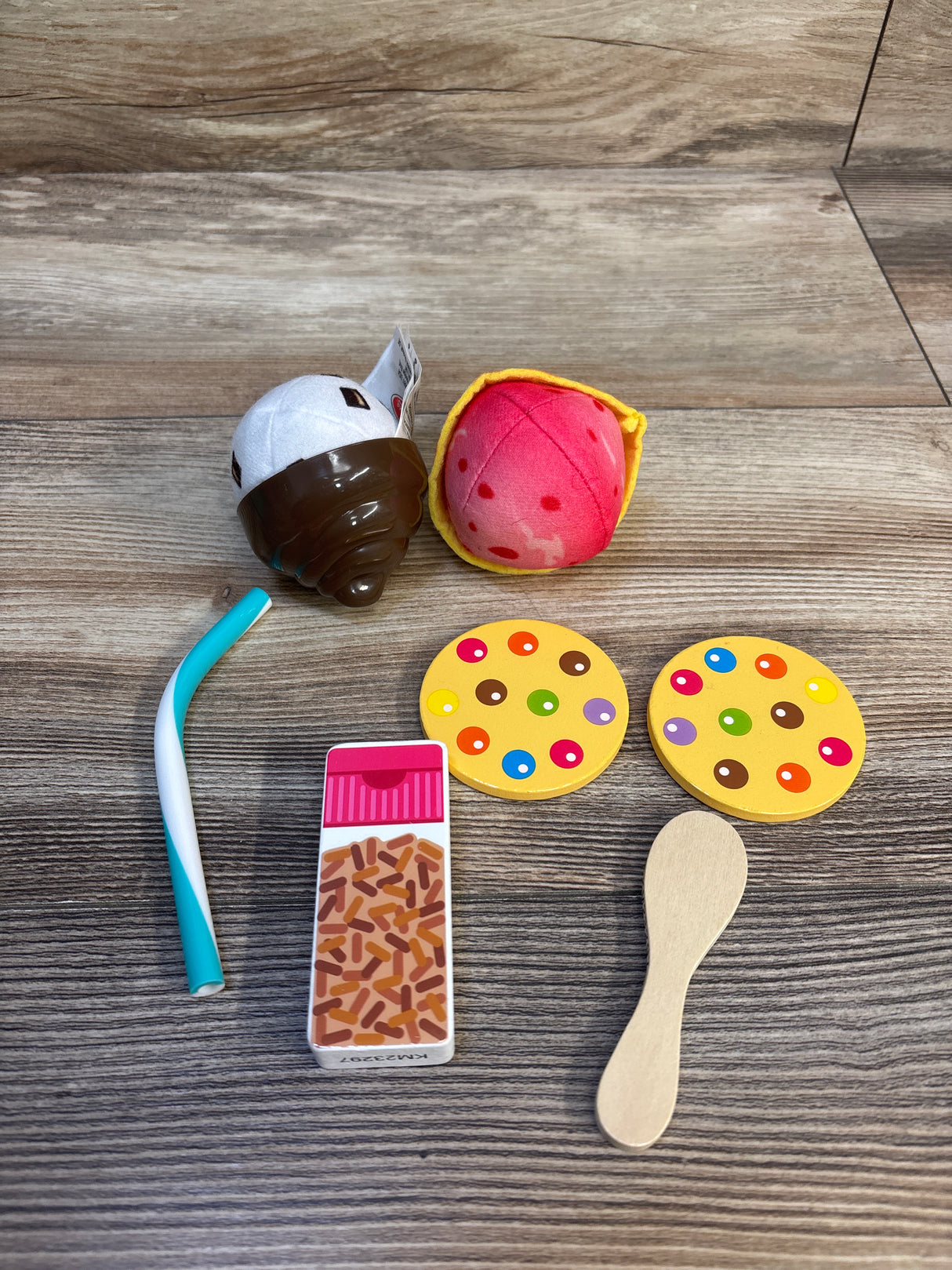 Melissa & Doug Play to Go Ice Cream Cup Bundle