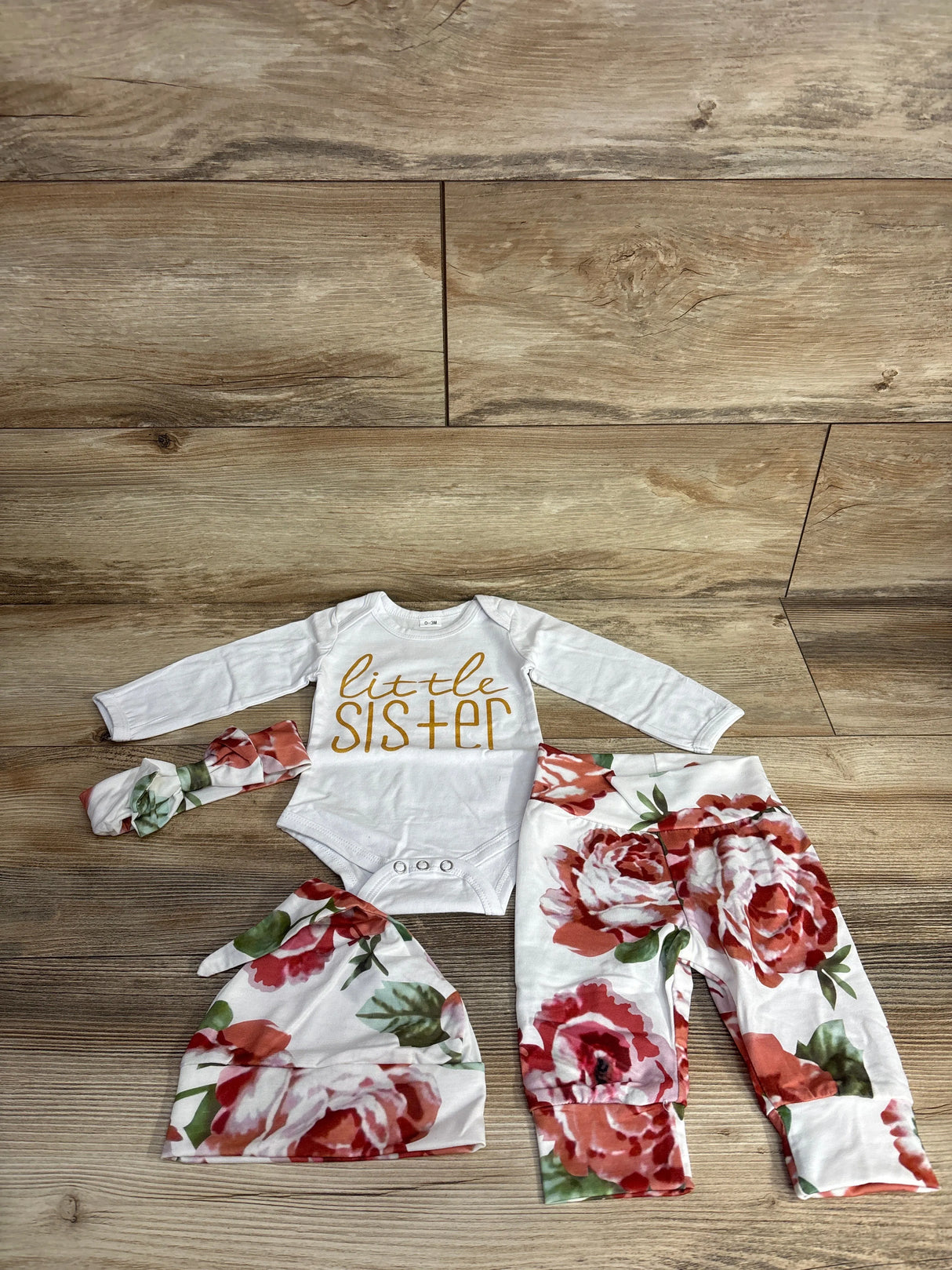 4pc Little Sister Bodysuit & Bottoms Set White sz 0-3m