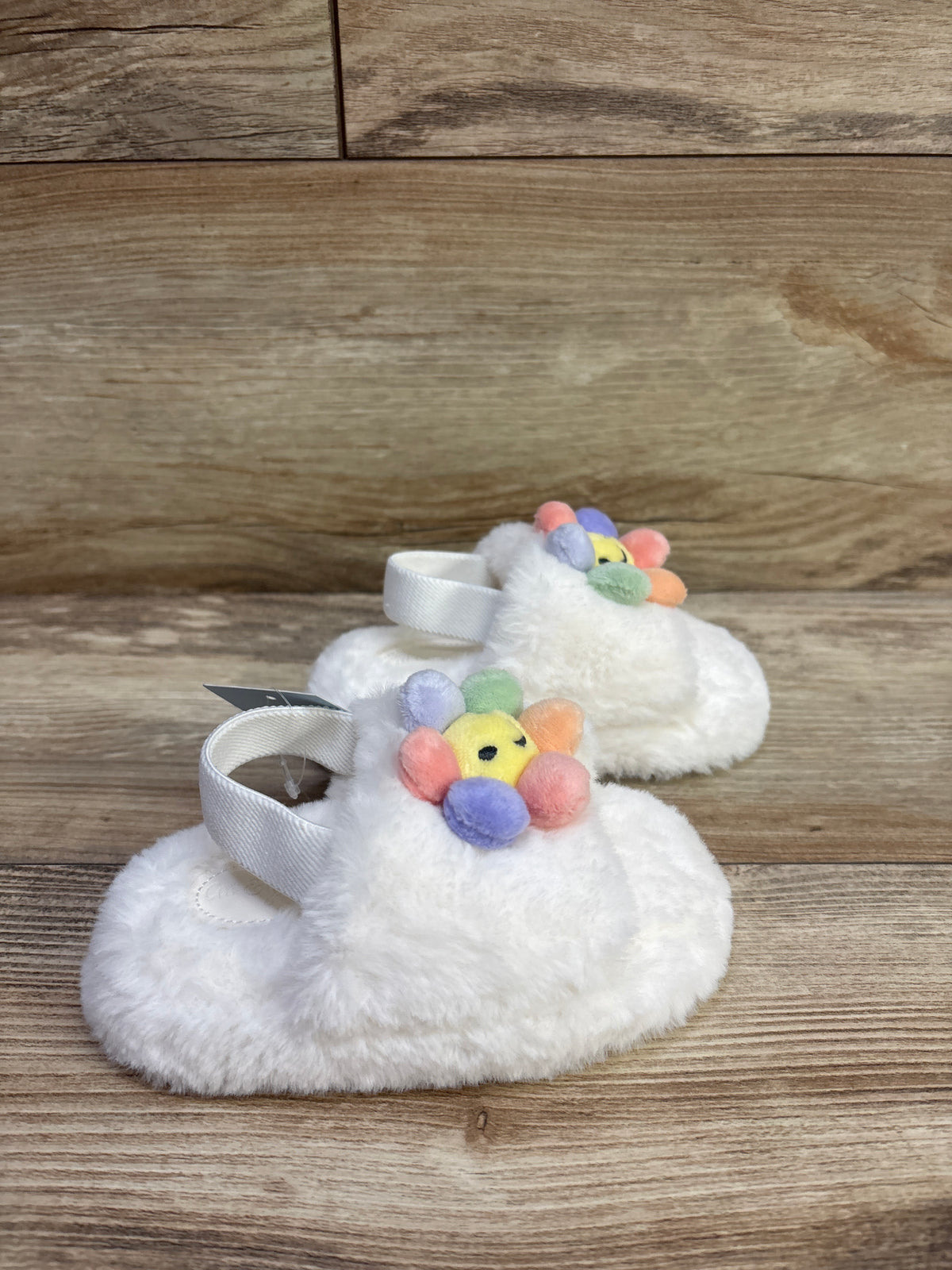 NEW Cat & Jack Avi 3D Flower Slippers White sz 5/6c