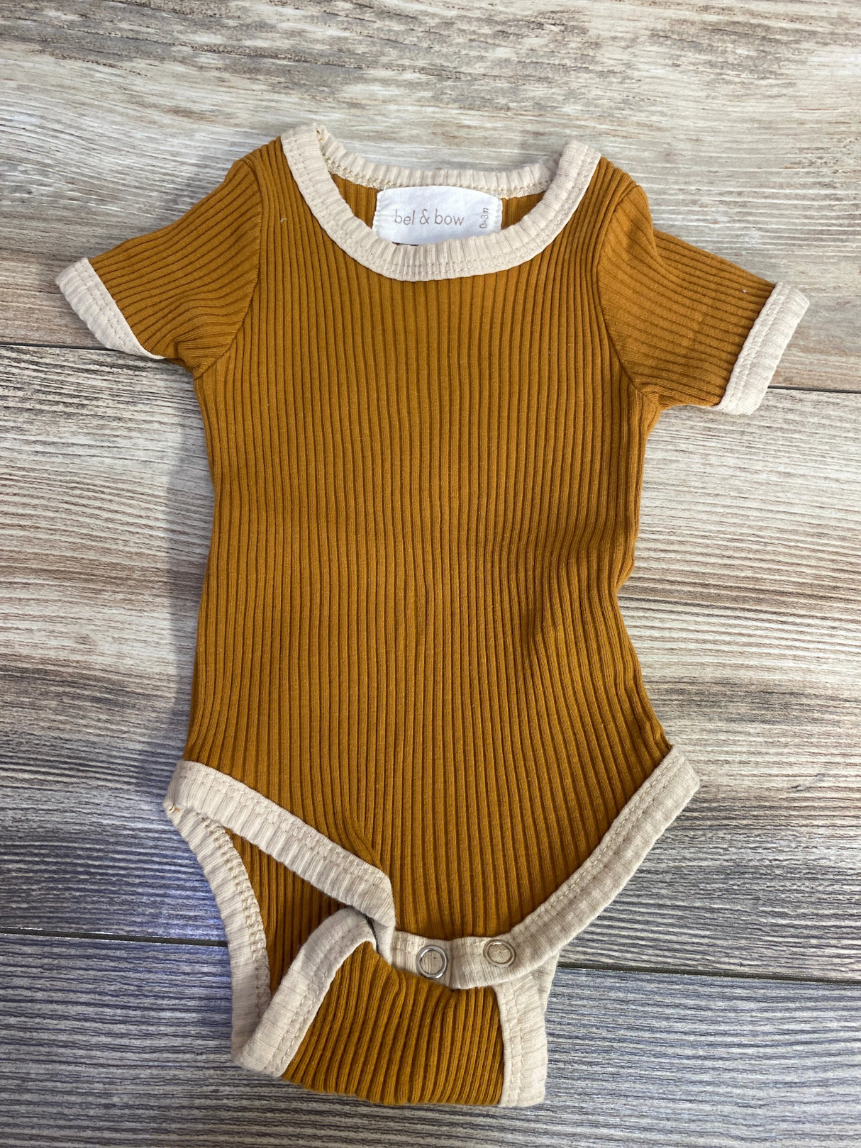 bel & bow Retro Ringer Ribbed Bodysuit in Mustard sz 0-3m