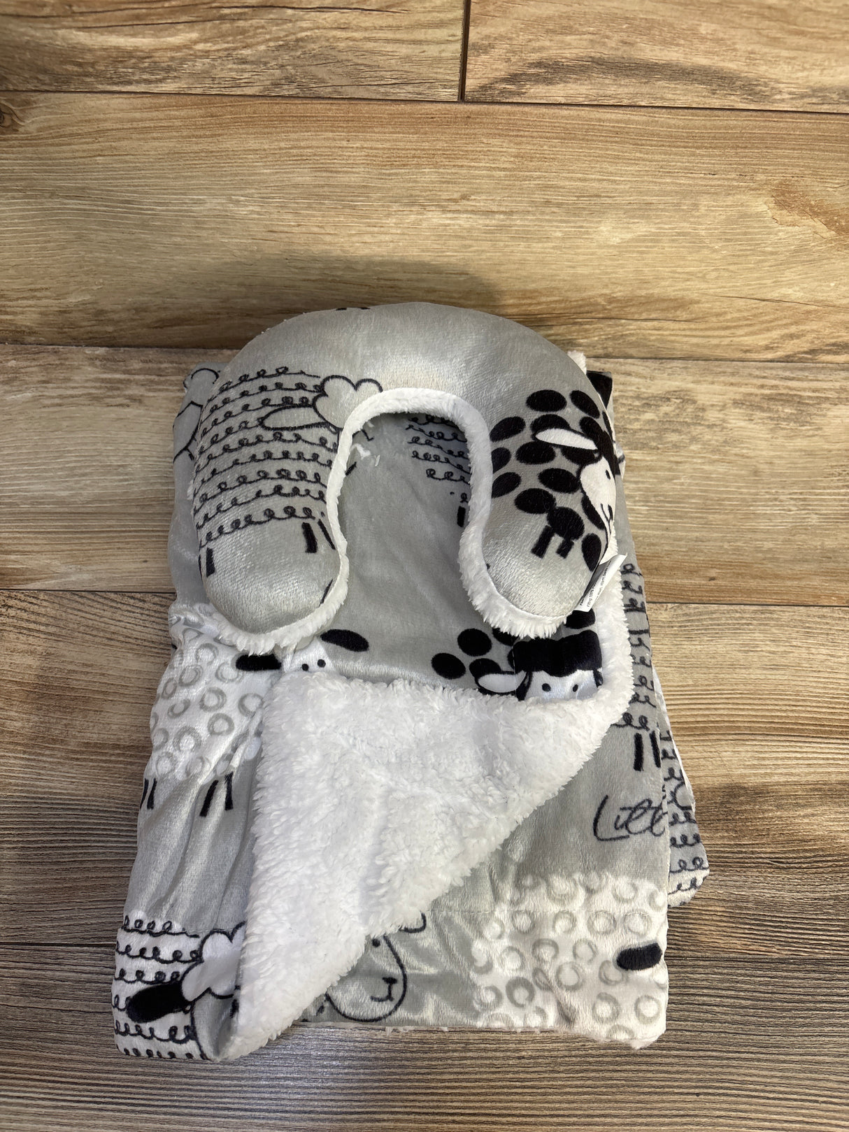 Elements of Style Blanket with Head Support, Grey Sheep