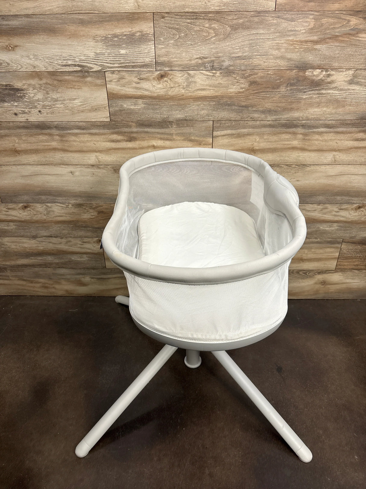 HALO Innovations BassiNest Swivel Sleeper 3.0