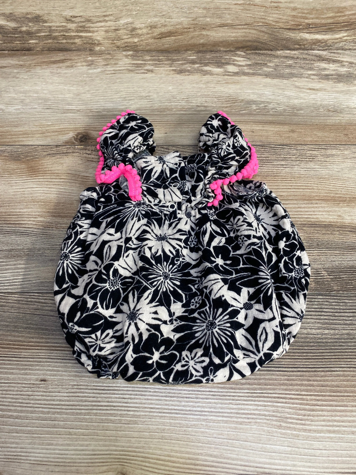 Cat & Jack Floral Romper Black sz 6-9m - Me n Mommy To Be