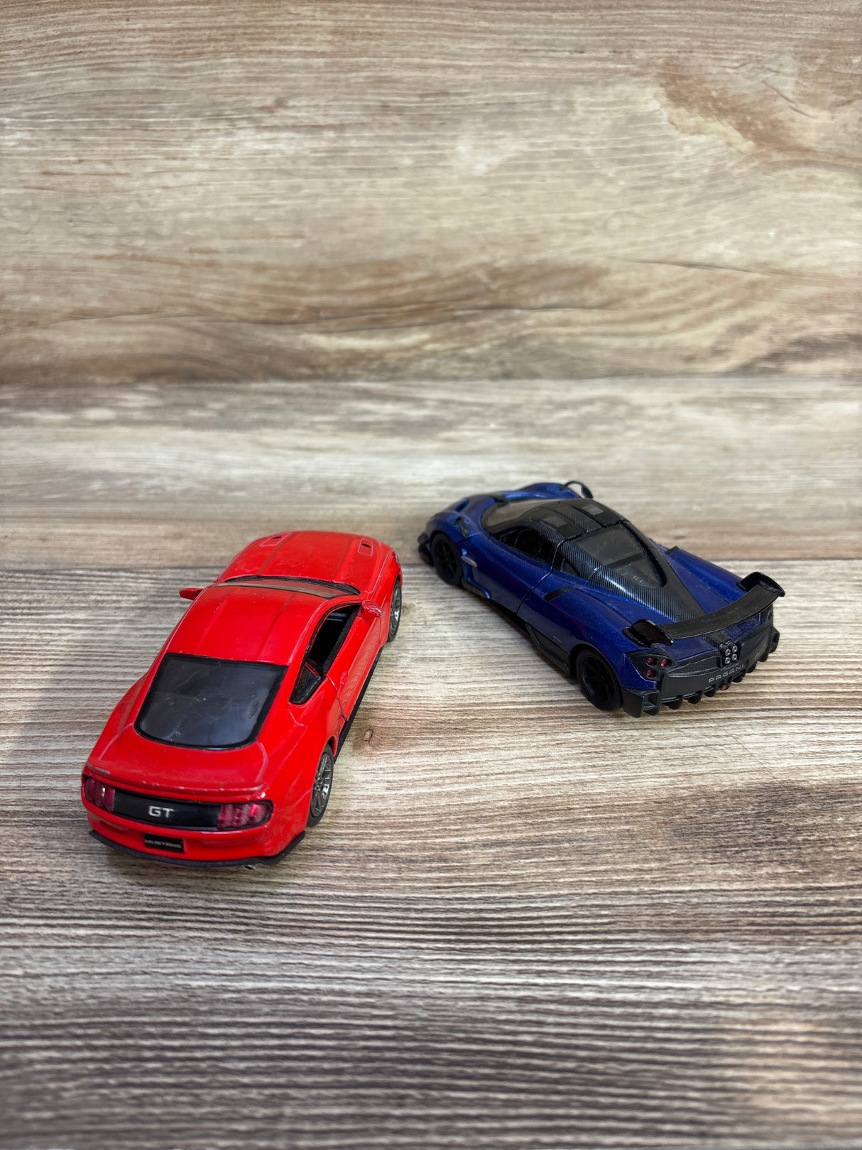 Kinsmart 2pk 1/38 Scale Diecast Cars: 2016 Pangani Huayra BC + 2015 Ford Mustang GT