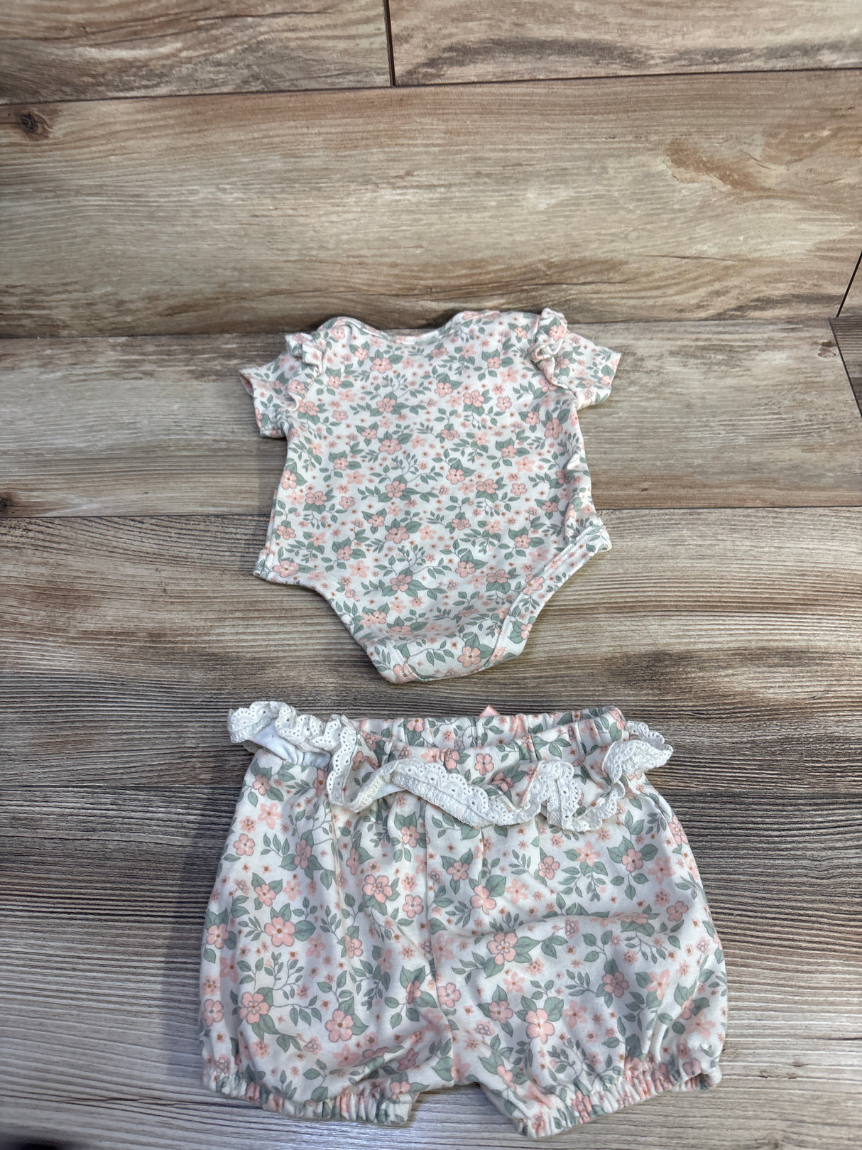 Nicole Miller 2pc Floral Bodysuit & Shorts Set Ivory sz 0/3m