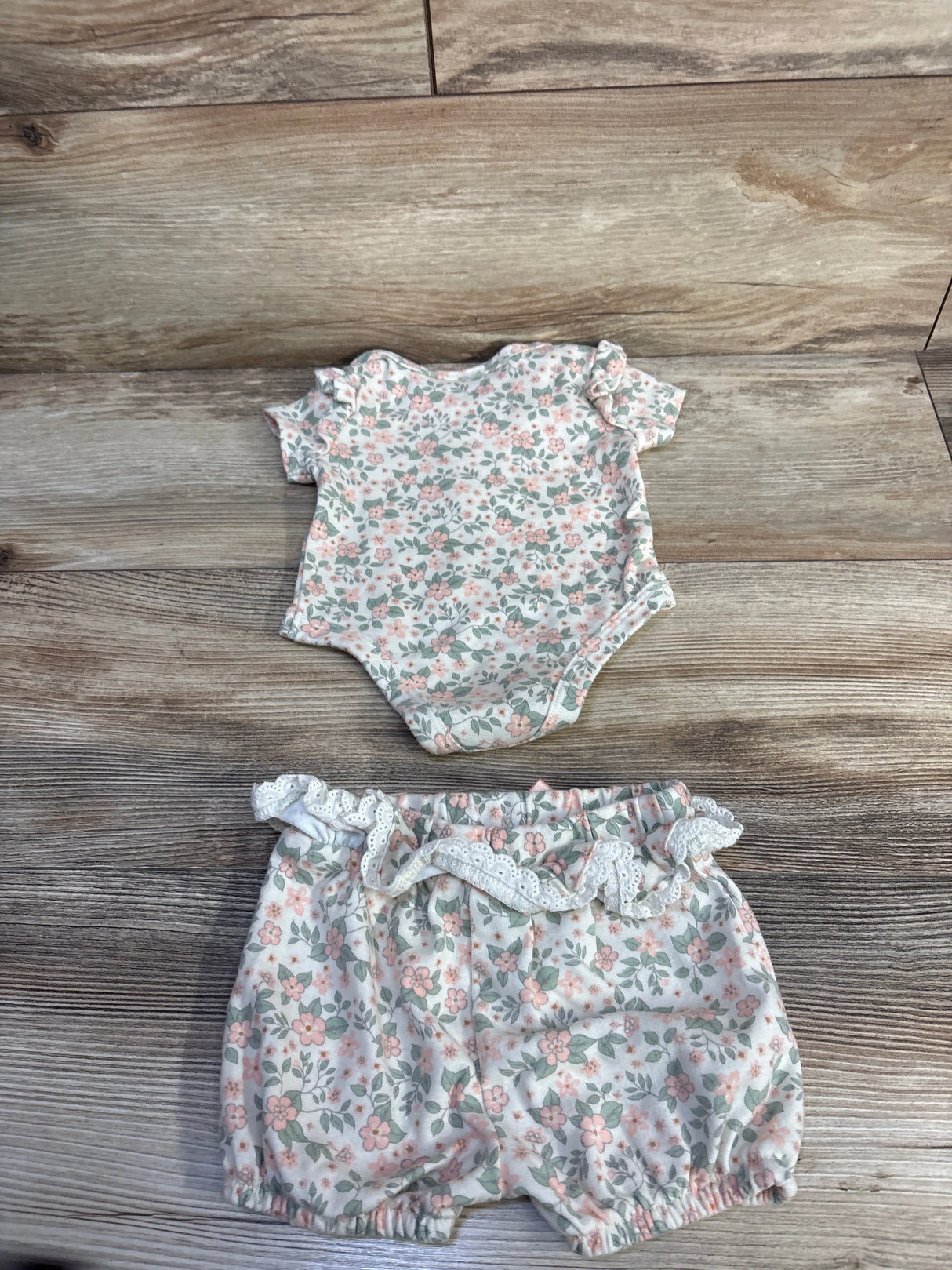 Nicole Miller 2pc Floral Bodysuit & Shorts Set Ivory sz 0/3m