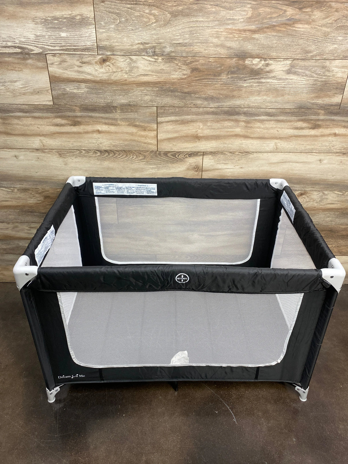 Dream on Me Zodiak Play Yard, Black