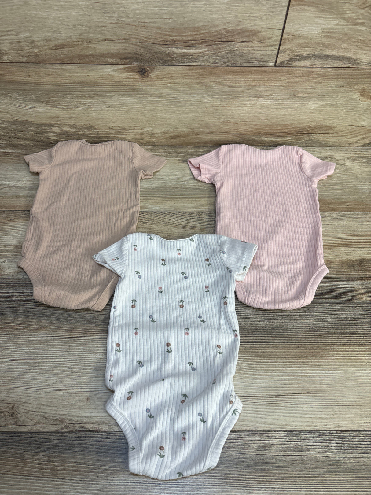 Just One You 3pk Ribbed Bodysuit Set White sz 6m