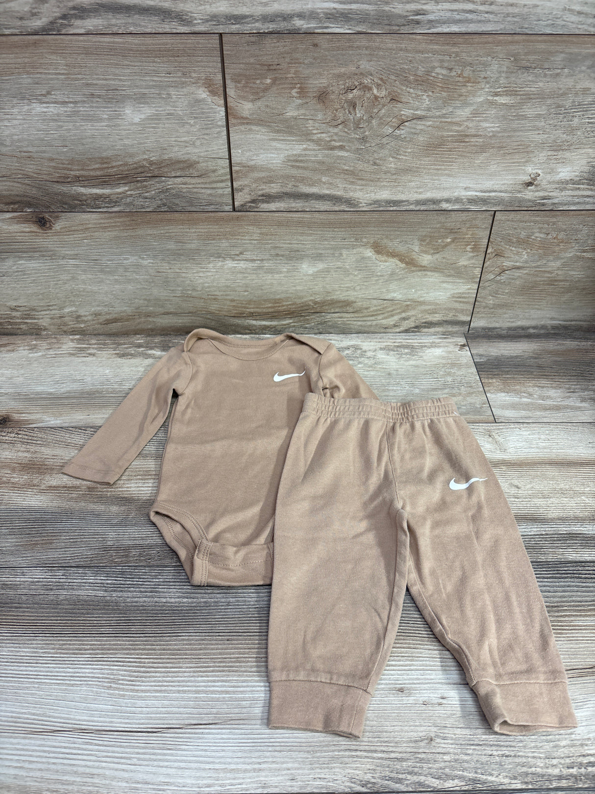 Nike 2pc Bodysuit & Pants Set Tan sz 12m