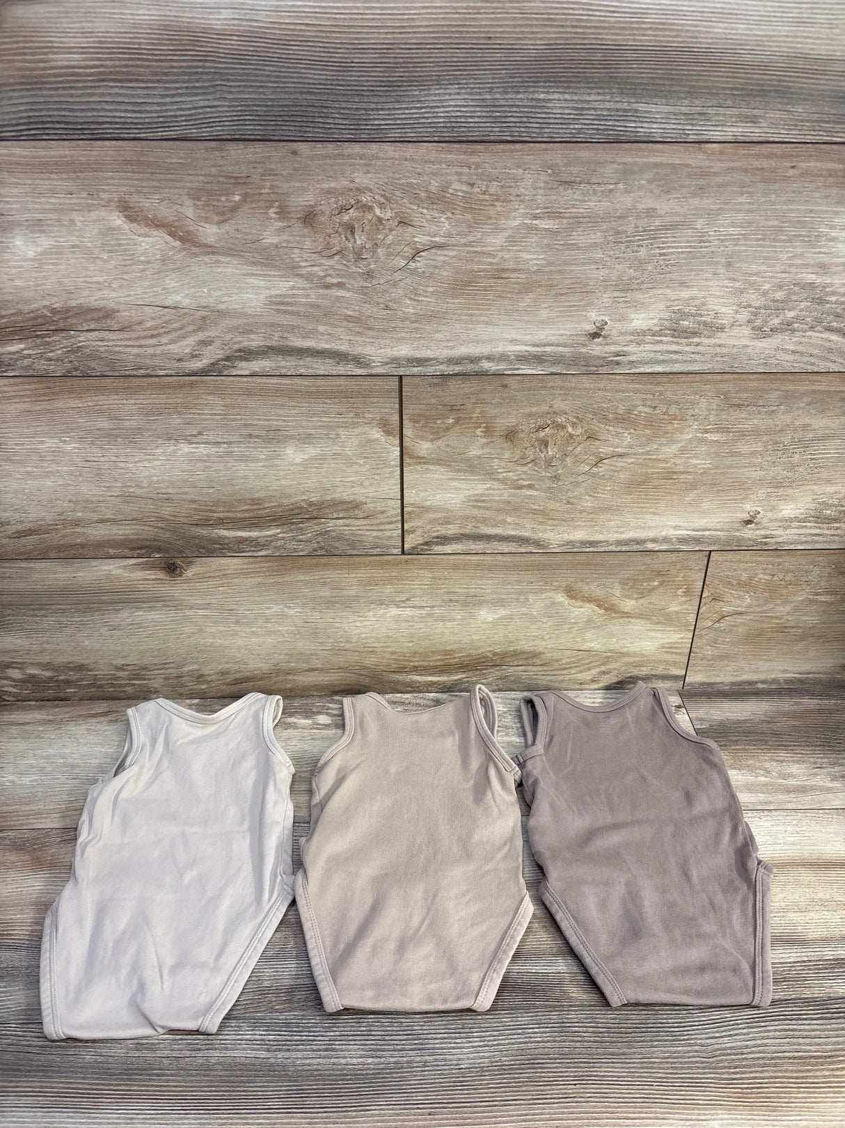 H&M 3pk Tank Bodysuits Brown sz 6m