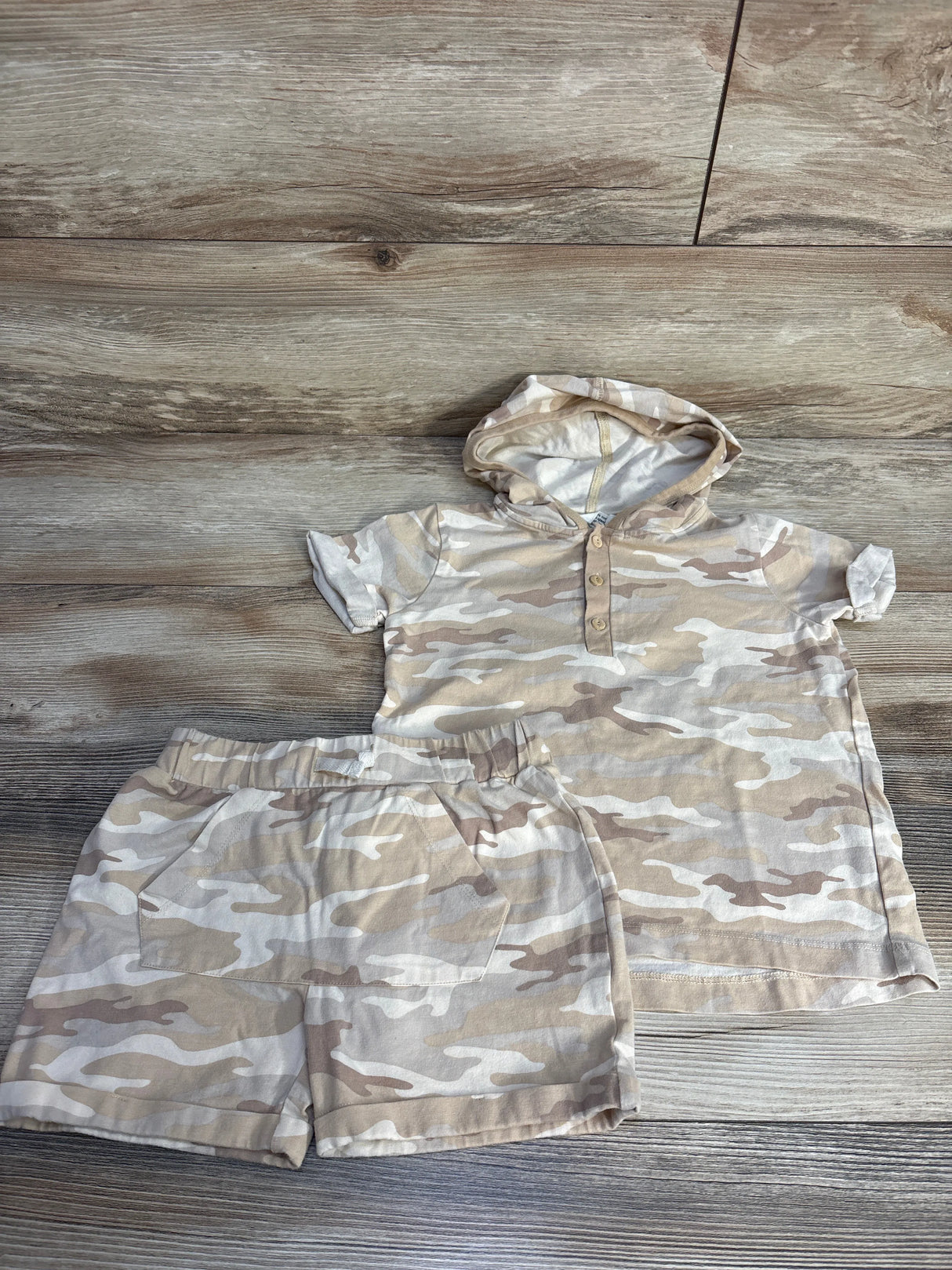 City Mouse 2pc Camo Hooded Shirt & Shorts Tan sz 5T - Me n Mommy To Be