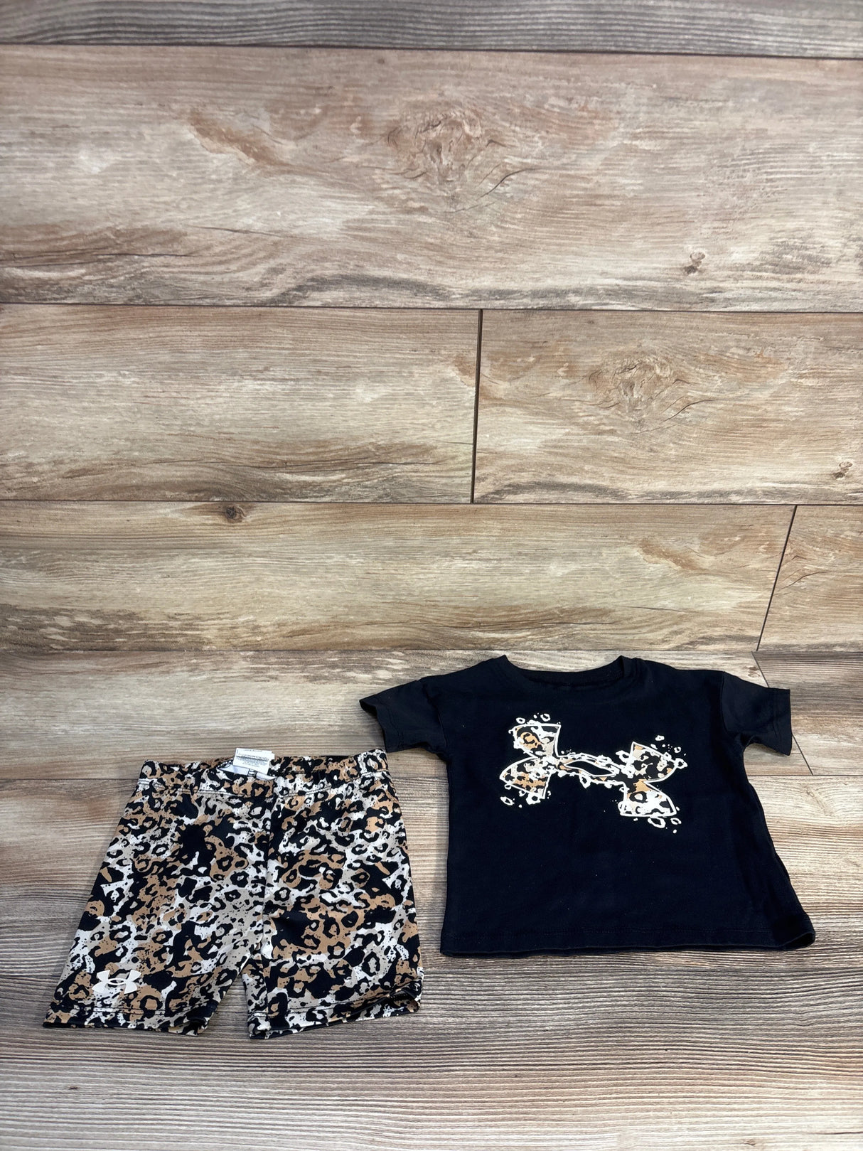 Under Armour 2pc Shirt & Shorts Set Black sz 2T