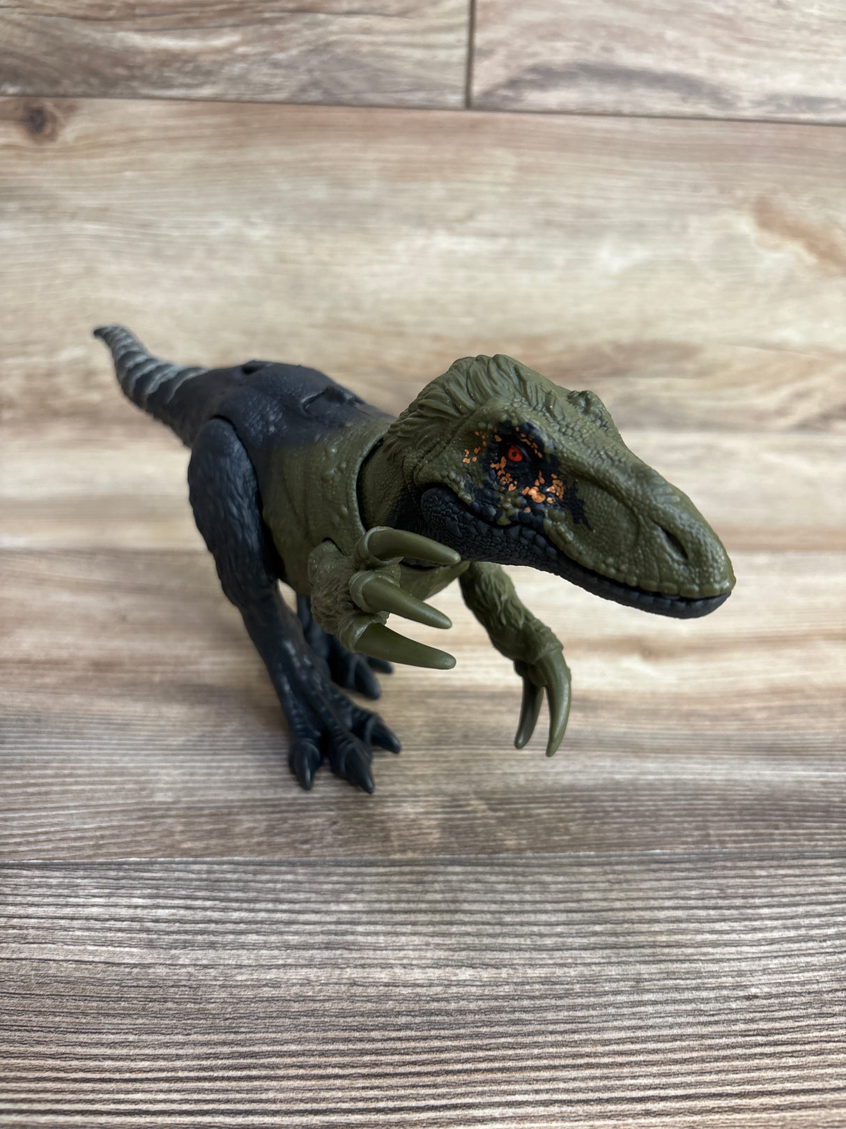 Mattel Jurassic World Wild Roar Orkoraptor Action Figure