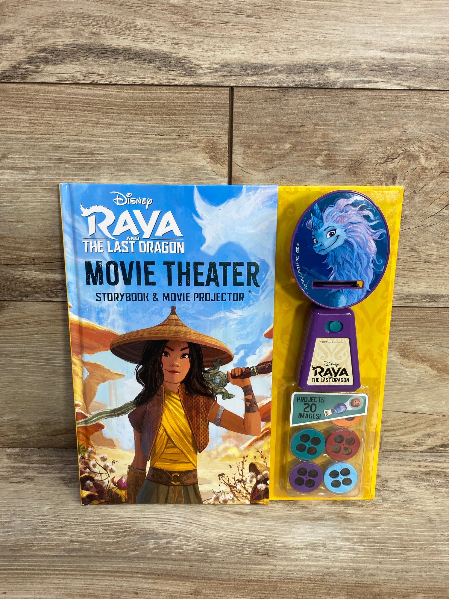 NEW Disney Raya and the Last Dragon Movie Theater Storybook & Movie Projector