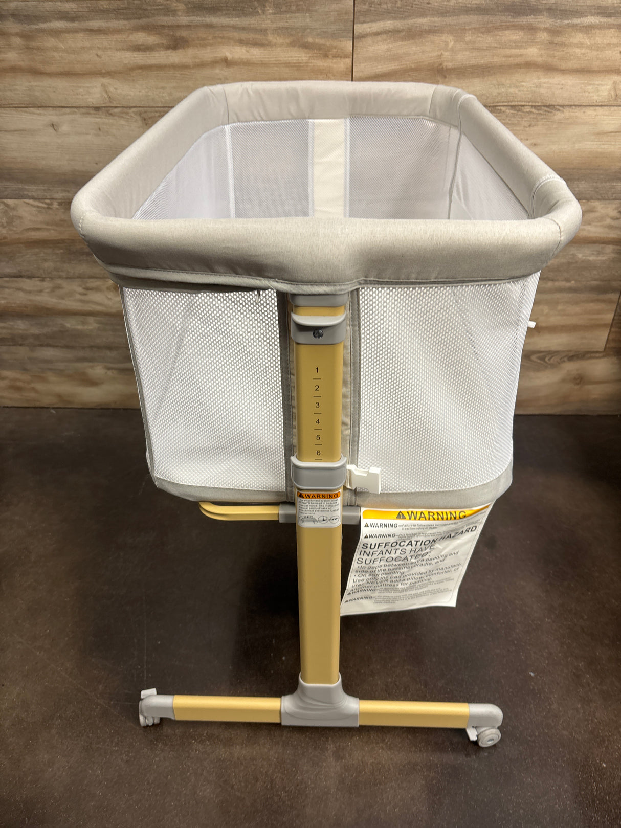 BaeBaeGoods 3-in-1 Bedside Bassinet with Wheels, White*
