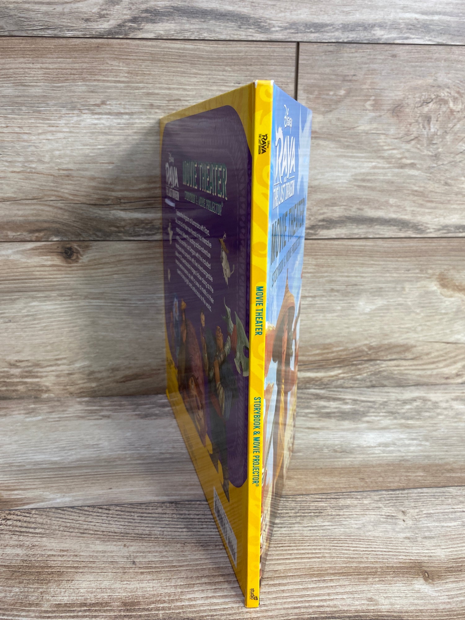 NEW Disney Raya and the Last Dragon Movie Theater Storybook & Movie Projector